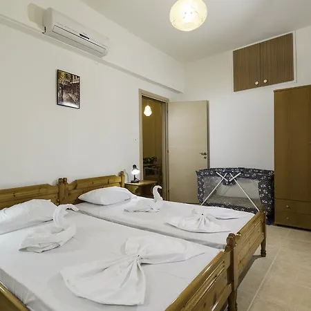 Georgias Apartments Haraki Exterior photo