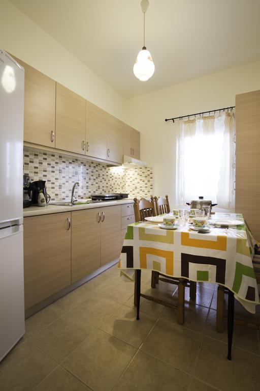 Georgias Apartment Charaki